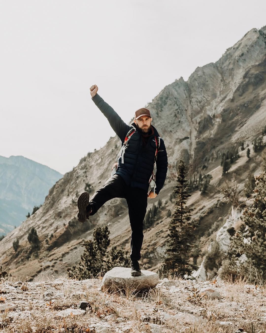 Kent hiking in the mountains - victory pose